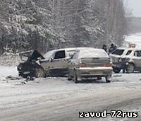 В Заводоуковске из-за пьяного водителя столкнулись три автомобиля, есть пострадавшие.
